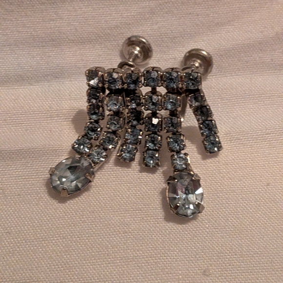 Elegant Vintage Blue Rhinestone Silver Tone Screw On Dangle Earrings - Picture 6 of 7